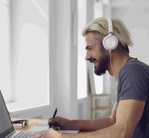 Te presentamos las mejores canciones de música para estudiar y potenciar tu concentración